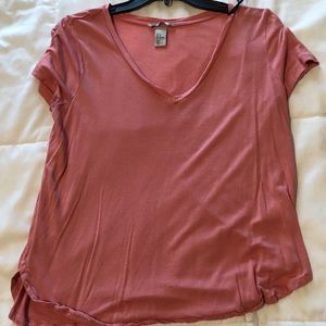 pink short sleeve t-shirt